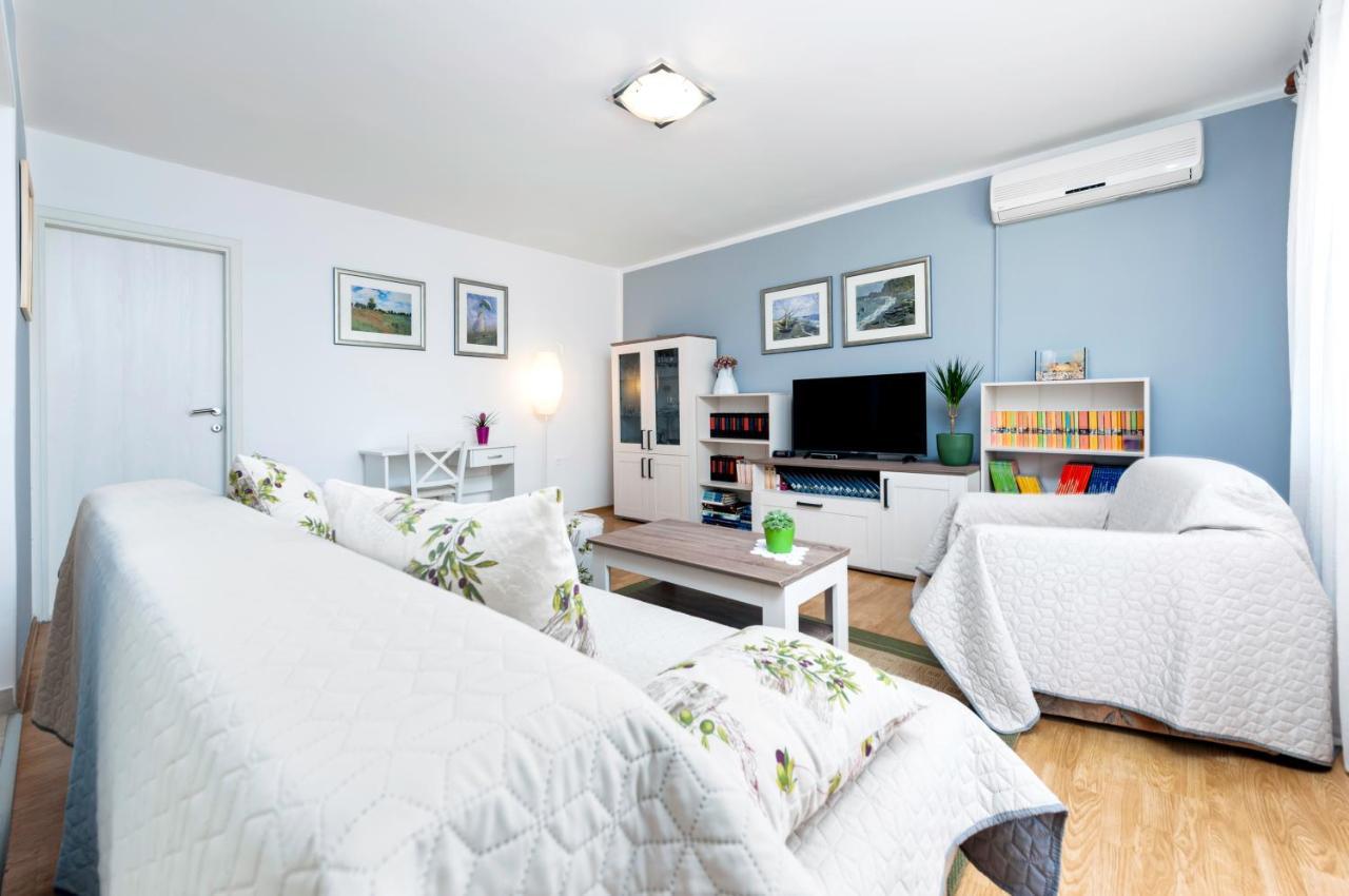 Apartman Oly 로비니 외부 사진