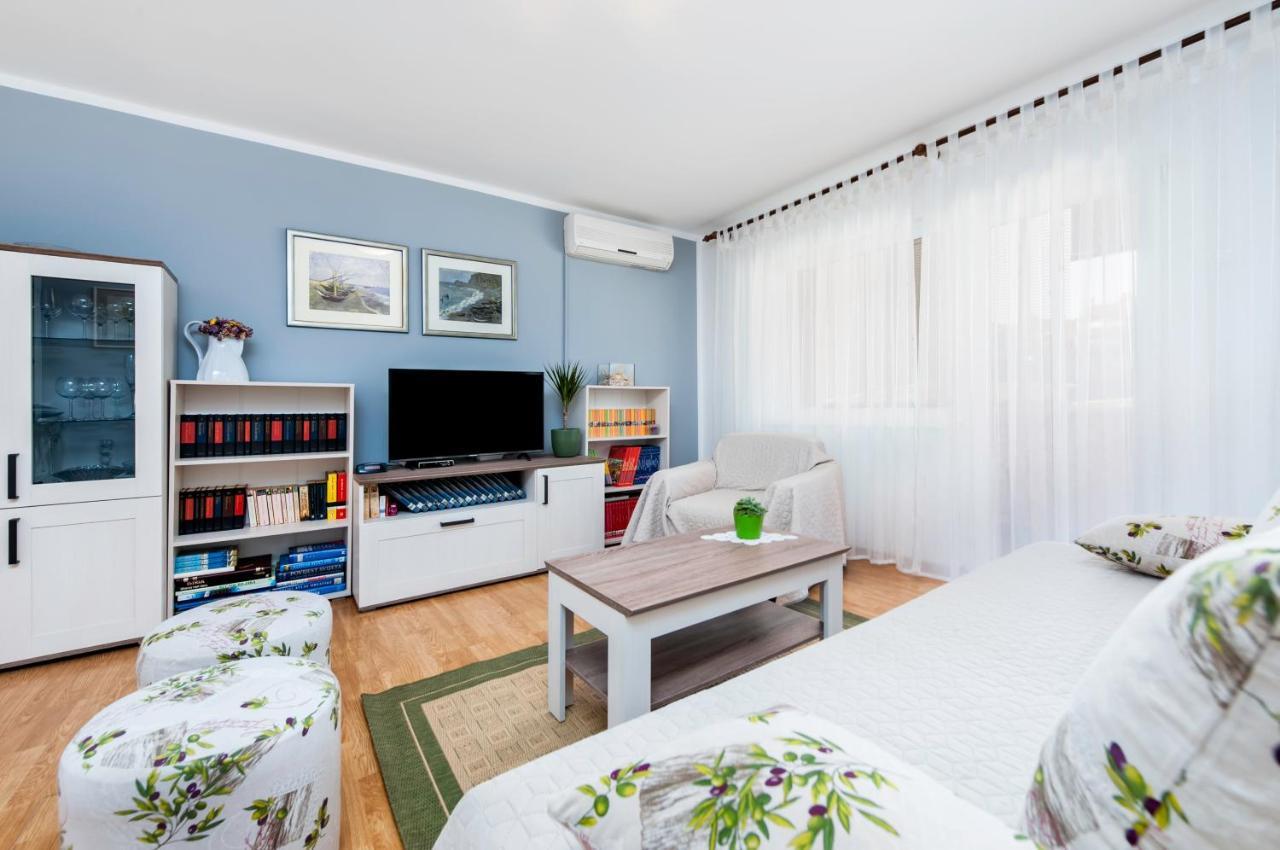 Apartman Oly 로비니 외부 사진